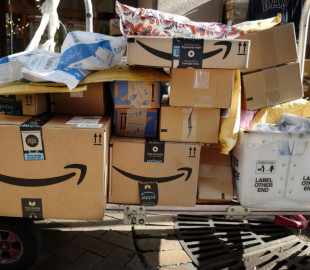 Amazon сократила более 1200 сотрудников службы доставки