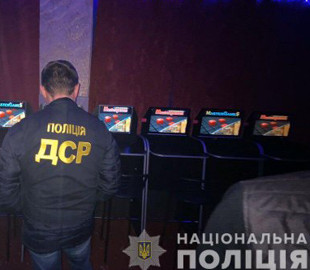 Поліцейські припинили діяльність майже 1700 гральних закладів