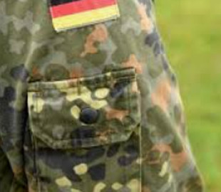 Німецькі військові не змогли збити три невідомі БПЛА над авіабазою Аннабург