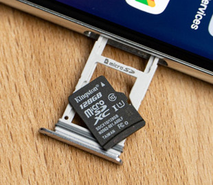 Фахівці пояснили, чому флагмани більше не мають слота для карт пам’яті