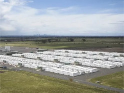 Забезпечує 200 000 будинків. Австралія запустила одну з найбільших батарей у світі для постачання електроенергії