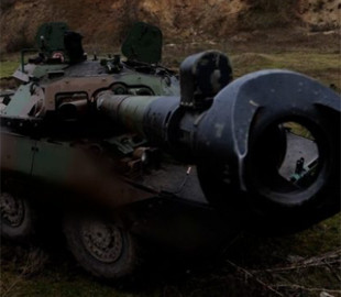 Українські військові придумали ефективний спосіб використання легкоброньованих французьких танків AMX-10RC