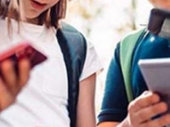 Підлітки зняли та поширили відео з оголеним юнаком на Львівщині. Поліція встановила всіх учасників