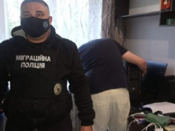 Поліцейські викрили розповсюджувачів дитячої порнографії