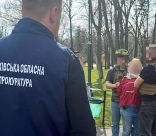 Агентка РФ стежила за військовими ешелонами на Харківщині через телефон у пачці з-під соку