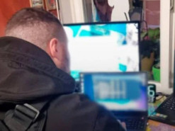 На Рівненщині затримали двох чоловіків за створення та продаж порнографічного контенту з участю дітей