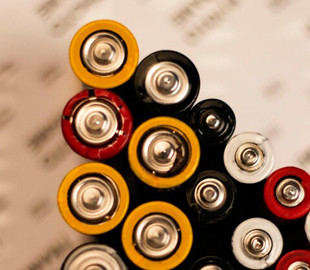 Як перевірити справність батарейок без приладів: простий спосіб