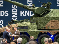 Єдина в світі гаубиця, що б'є по ворогу під час руху: чим на полі бою допоможуть САУ RCH 155