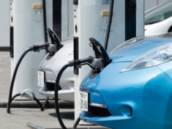 Стало відомо, скільки електромобілів купили українці від початку 2022 року