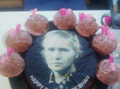 Кондитеры перепутали Мэрайю Кэри с Марией Кюри, заработав 200 тысяч лайков