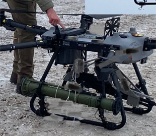 Ударний дрон з кулеметом та гранатометом показали в Україні