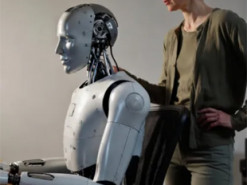 Ера андроїдів: навіщо Ілон Маск та китайські розробники створюють людиноподібних роботів