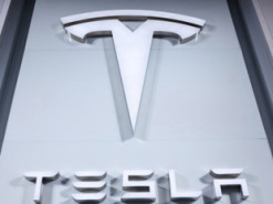 Цена акций Tesla впервые превысила $500