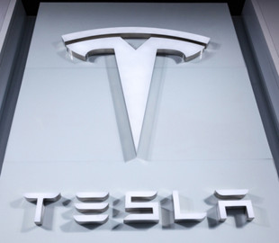 Цена акций Tesla впервые превысила $500