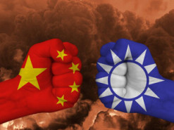 Тайванські виробники електроніки шукають штаб-квартири за кордоном через загрозу нападу Китаю