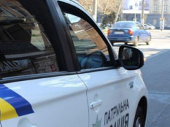 Інспектор патрульної служби під час чергування забрав шолом і тактичні рукавиці з місця ДТП і виставив на OLX