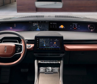 Ford представила гігантський 48-дюймовий екран для автомобілів