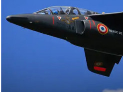 Льотчик-інструктор розповів про особливості французького літака Alphajet