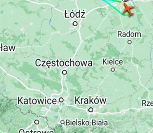 У Польщі блискавка влучила у літак авіакомпанії LOT