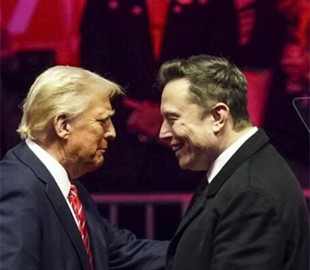 "Повністю зійшов із рейок". Трамп бурхливо відреагував на нову партію Маска