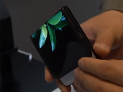 Можна гнути на всі боки. Як виглядає новітній гнучкий смартфон з єдиним дисплеєм