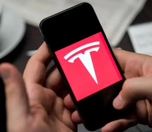 Чатбот Grok у Tesla попросив 12-річного хлопчика надіслати оголені фотографії