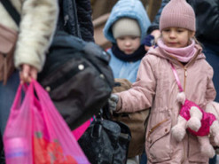 Вчитися, але до школи не ходити: які альтернативи в українських дітей за кордоном