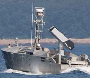 Розстріляв залпом ракет: безпілотний катер Textron уперше вразив одразу кілька цілей