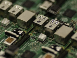 Квартальный объем производства микросхем в Китае упал впервые с 2019 года