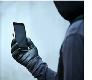 Чоловіка судитимуть за шахрайство із фейковою грошовою допомогою