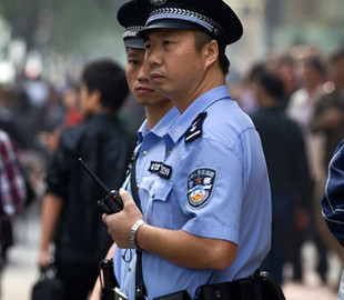 Полиция Китая конфисковала почти $4 млн в биткоине и EOS у разработчиков гемблинг-платформы