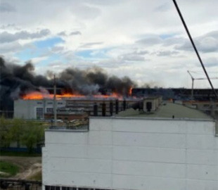 В рф произошел крупный пожар на заводе нефтегазовой промышленности: опубликовано видео