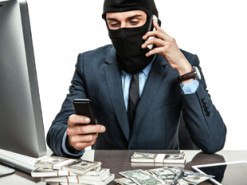 Подружжя шахраїв видурило у пенсіонерів понад 57 тис. грн