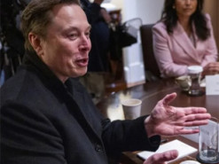 Маск відповів на повідомлення WSJ про те, що Tesla шукає йому заміну