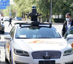 В Китае заработало такси будущего: пассажиров возят беспилотные авто