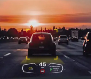 Британцы разрабатывают стекла с дополненной реальностью для автомобилей