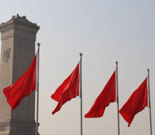 Китай провалив запуск своєї суперракети, уламки якої безконтрольно впали на Землю