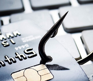 Фальшиві банкіри та покупки в інтернеті: як шахраї виманили сотні тисяч гривень на Херсонщині