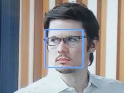 Новый ИИ от Panasonic может распознавать людей в очках