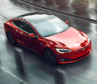 Електрокари Tesla з пробігом продають в США дорожче нових