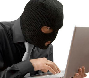 Майстер із в'язниці — як шахрай ошукував українців