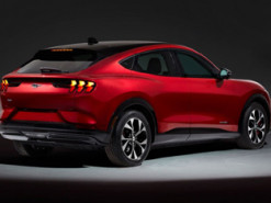 Ford Mustang Mach-E: усі особливості нового електрокару