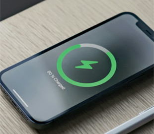 Чи потрібно заряджати телефон лише до 80%, щоб батарея жила довше