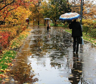 Невеликі дощі, але ще тепло: синоптик розповіла про погоду у найближчі дні