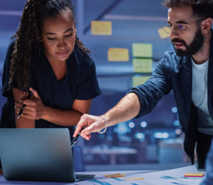 Інвестори змагаються за AI-стартапи: готові пропонувати навіть перельоти на приватних літаках