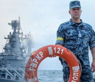 К берегам Одессы прибило остатки крейсера "Москва" (фото)