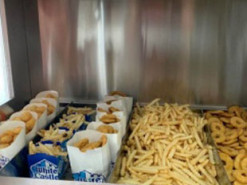 Робот-повар Flippy научился готовить 19 блюд и официально поступил в продажу