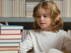 Швеція повертає паперові підручники й обмежує цифровізацію шкіл