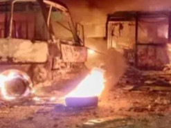 "Росія – країна-терорист": мережу вразило фото дітей, які молилися під час ракетних ударів по Дніпру