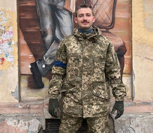 Коля Сєрга приголомшив Мережу своїм першим українськомовним треком: "Потужна пісня"
